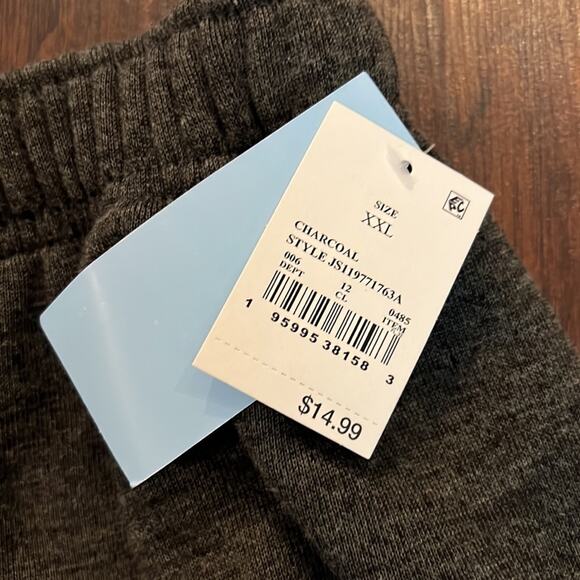 Women's Lucky Graphic Jogger Shorts - Gray - Size XXL - Picture 4 of 6